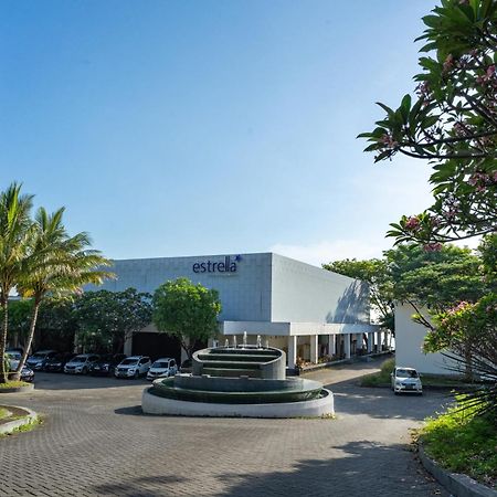 Estrella Hotel&Conference Luwuk Exterior foto